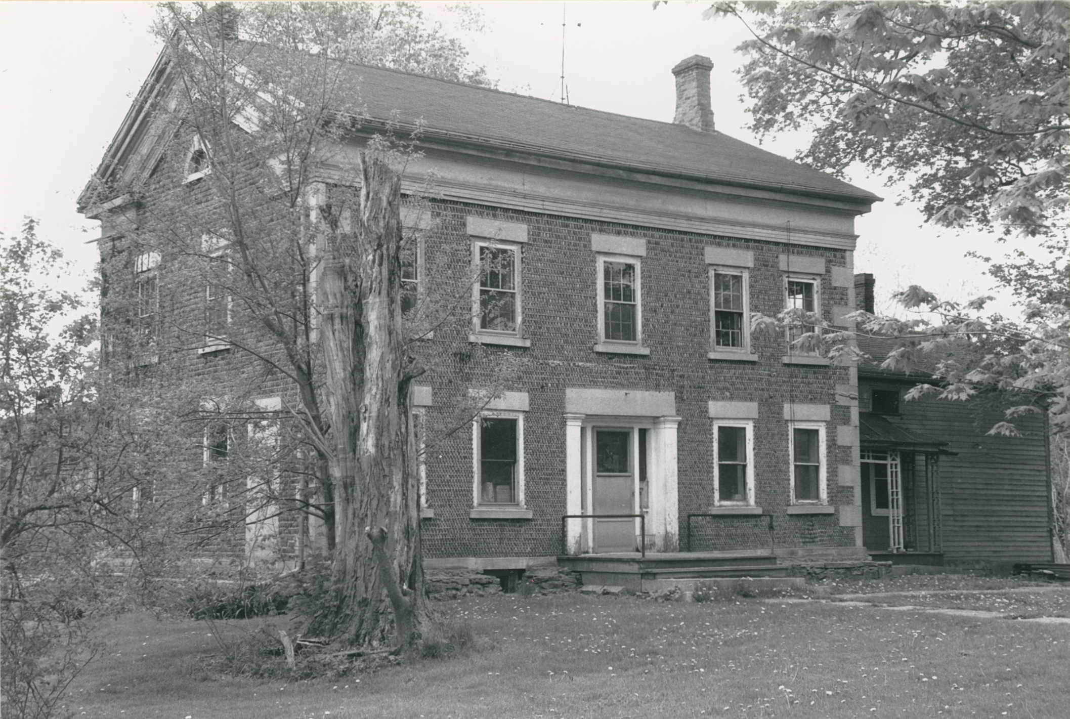 Roy-6 4545 Freeman Rd 1